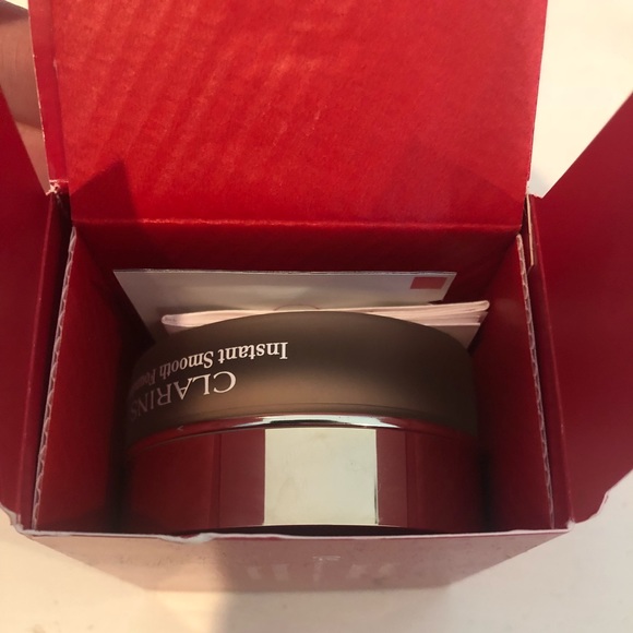 Clarins Fond de Teint Instant Smooth Foundation - Picture 2 of 6